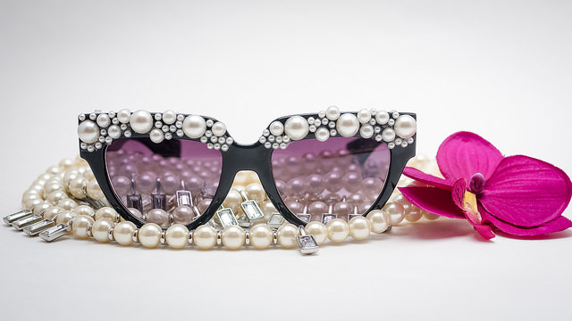 DIY pearl sunglasses by Albert Hidalgo Photography