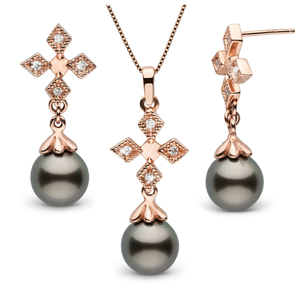 Check out these daring looking Black Tahitian Pearl Pendant Earrings and Necklace.