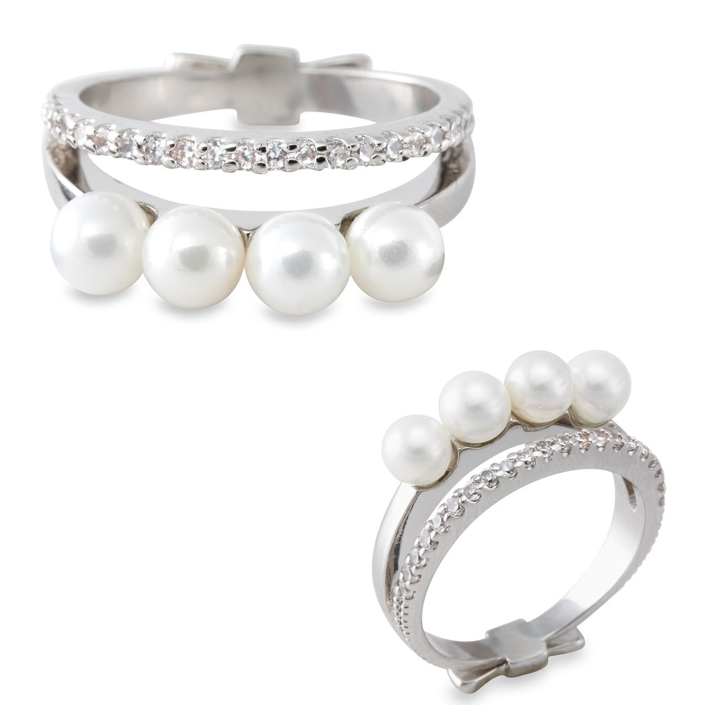 Layered pearl and diamond rings.