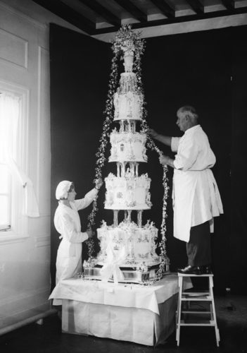 Queen Elizabeth II and Prince Phillip Royal Wedding Cake