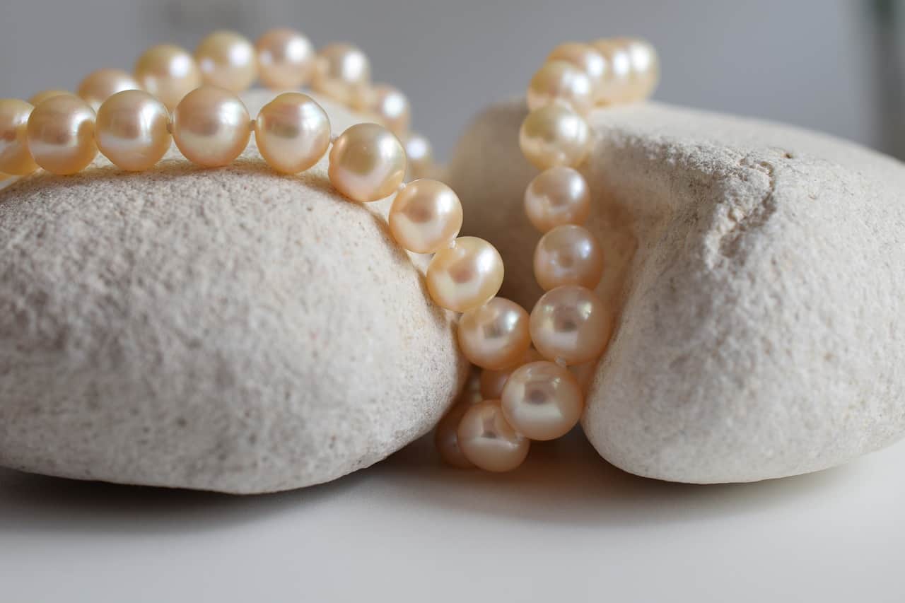 How to Clean Pearls Safely and Avoid Ruining Them