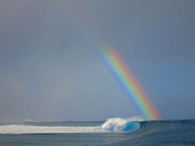 Tahiti Surfing