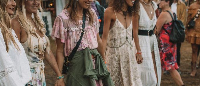 Bohemian Style: The Ultimate 2024 Guide and History Image