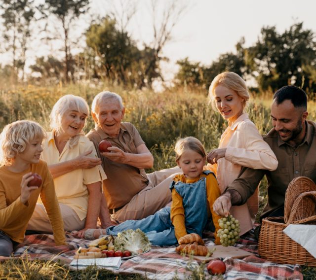 Plan a Mother's Day picnic with the whole family