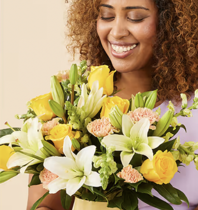 Wish her a happy Mother's Day with a flower subscription, so she'll always feel your love!