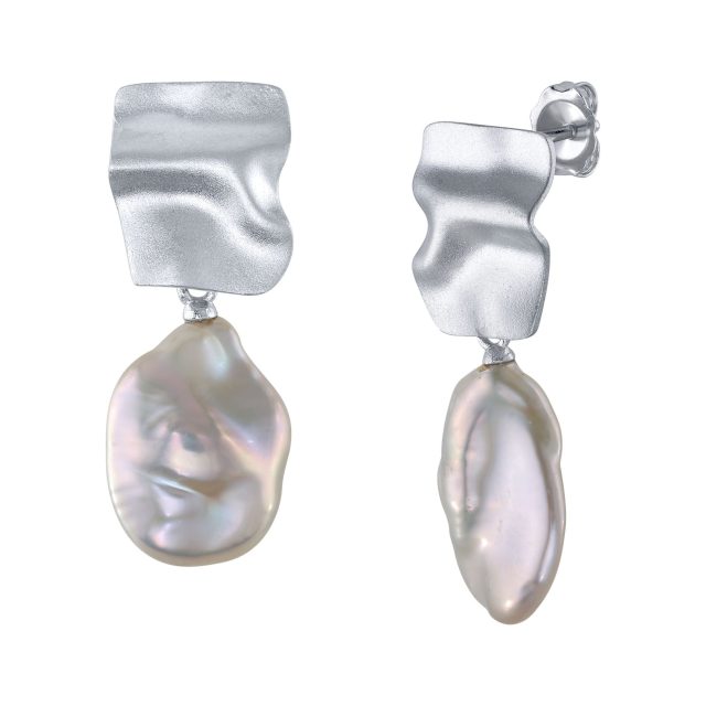 Jewelry trends: Baroque pearl earrings